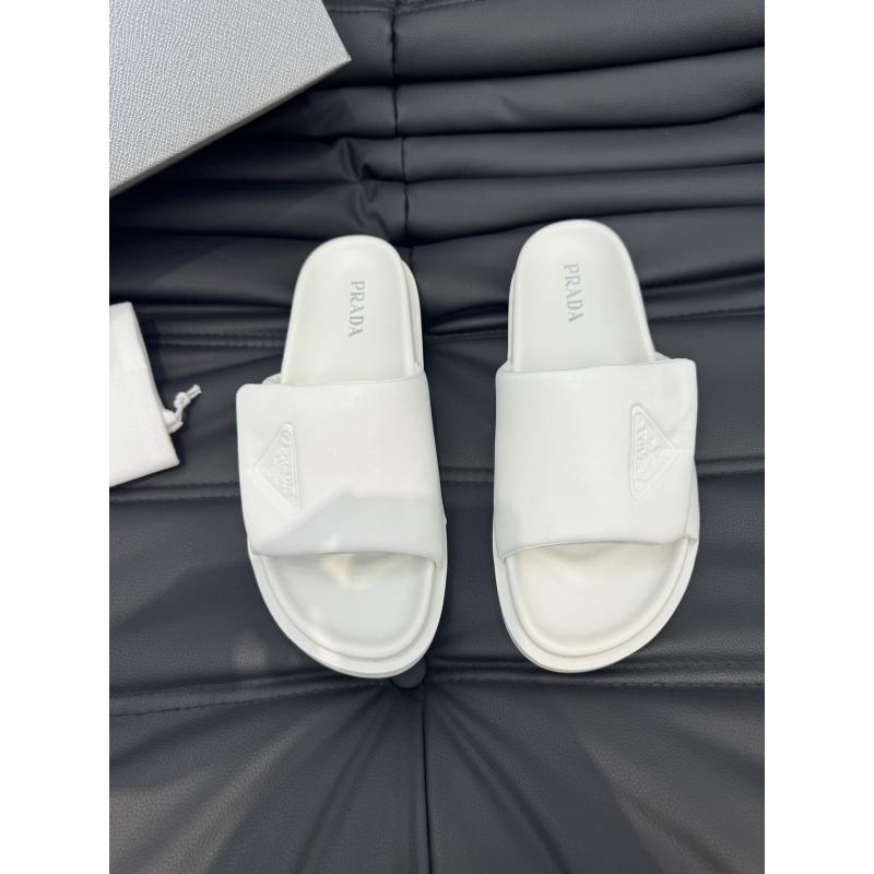 Pra*a slippers
